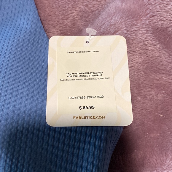 Twist front sports bra - Picture 2 of 3